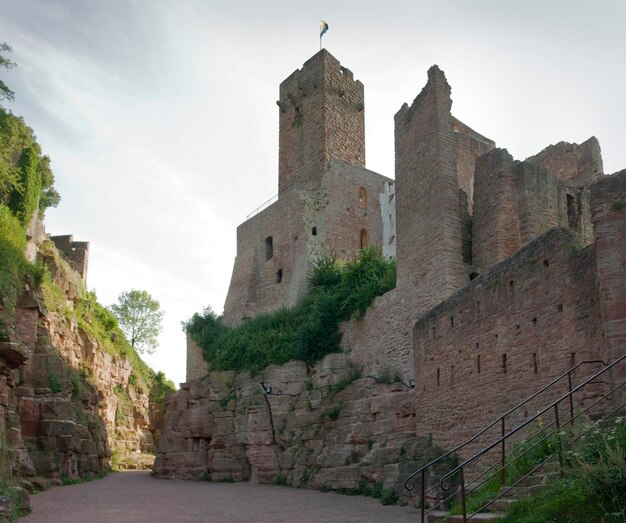 Het kasteel van Wertheim in de zomer