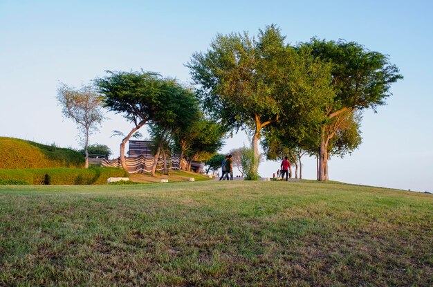 Foto het katara cultural village park op katara hills doha qatar