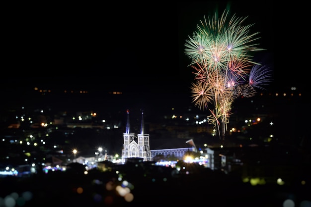 Het kleurrijke vuurwerk en de katholieke kerk