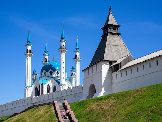 Het kremlin van kazan in de zomer tatarstan rusland