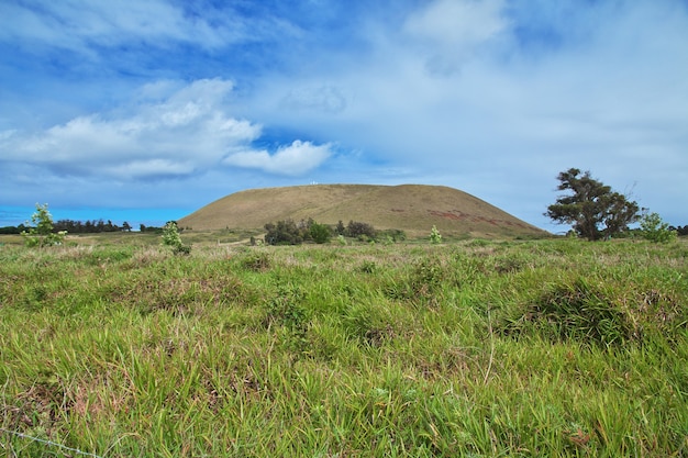 Het landschap met de vulkaan op Paaseiland in Chili