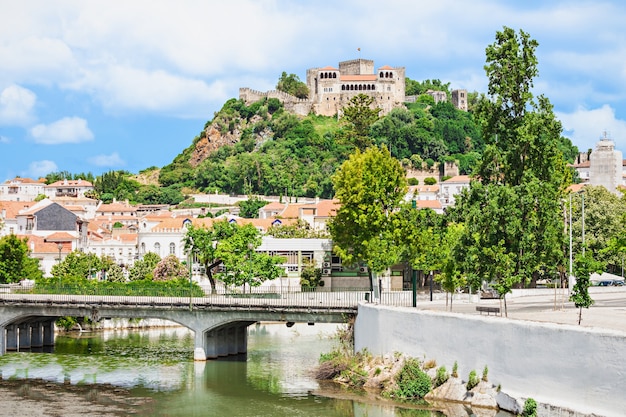 Het Leiria-kasteel is een kasteel in de stad Leiria in Portugal