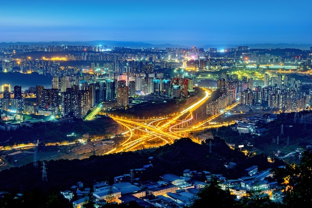 Foto het meest gecompliceerde viaduct in chongqing, china