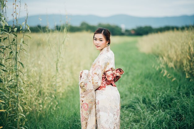 Het meisje, schattig met japanse yukata