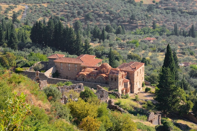 Het middeleeuwse stadje Mystras in de Peloponnesos in Griekenland