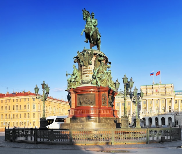 Het monument voor Nicholas I (1859) in St. Petersburg, Rusland