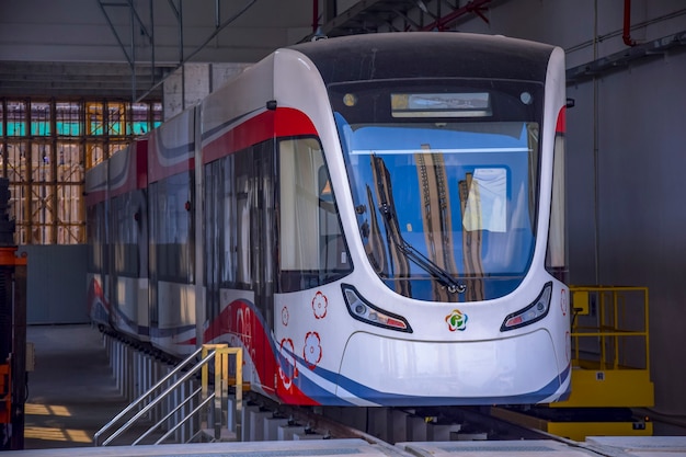 Het nieuwe tramsysteem in de economische en technologische ontwikkelingszone van het district huangpu in guangzhou
