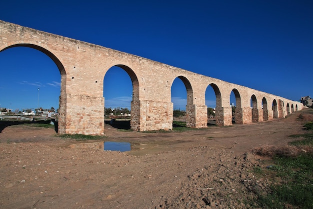 Het oude aquaduct in Larnaca, Cyprus