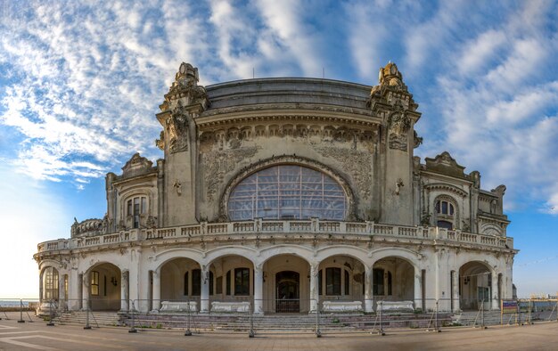 Het oude casino in Constanta, Roemenië