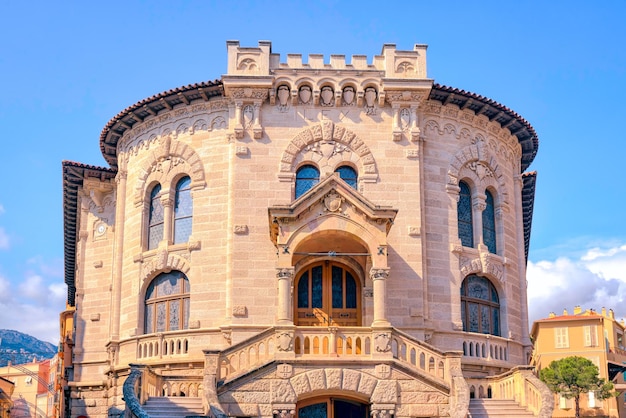 Het oude prachtige gerechtsgebouw in Monaco