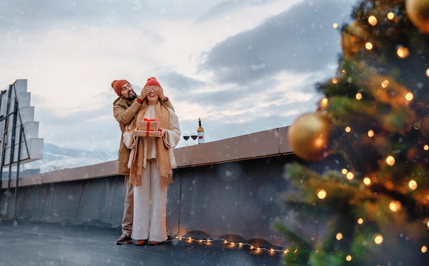 Het paar viert Kerstmis