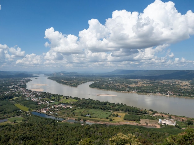 Het panoramische uitzicht vanaf de hoge berg