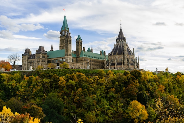 Het parlement heuvel in de herfstseizoen, ottawa, canada