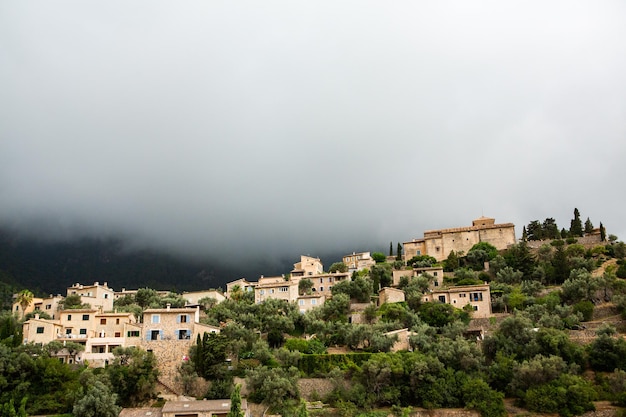 Het pittoreske Spaanse dorp Deia op Mallorca Spanje