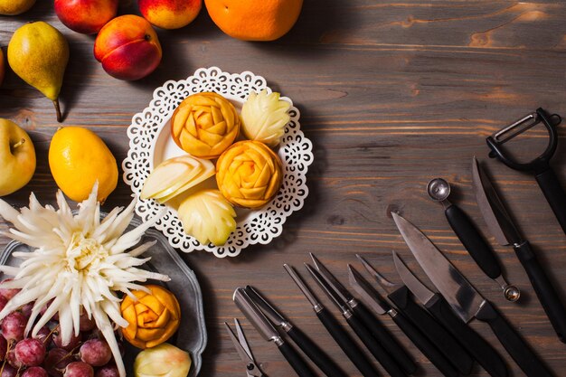 Het prachtige eten - gesneden bloemen uit fruit, kunst van Thailand?