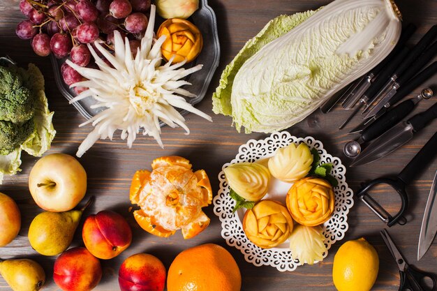 Het prachtige eten - gesneden bloemen uit fruit, kunst van Thailand?