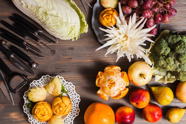 Het prachtige eten - gesneden bloemen uit fruit, kunst van thailand?