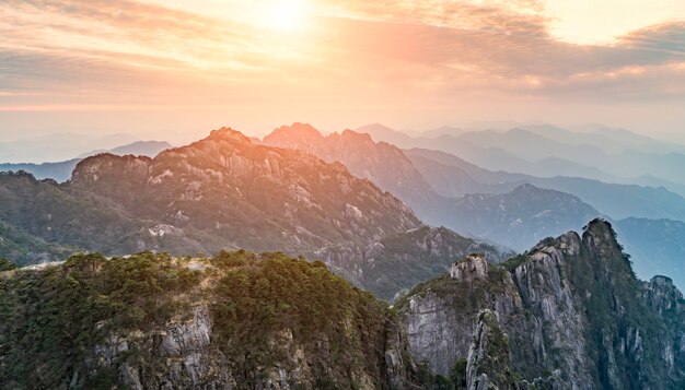 Het prachtige natuurlijke landschap van Huangshan Mountain in China