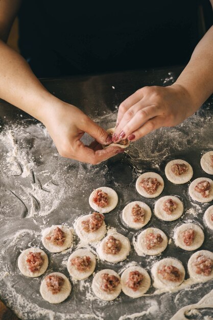 het proces van het koken van dumplings