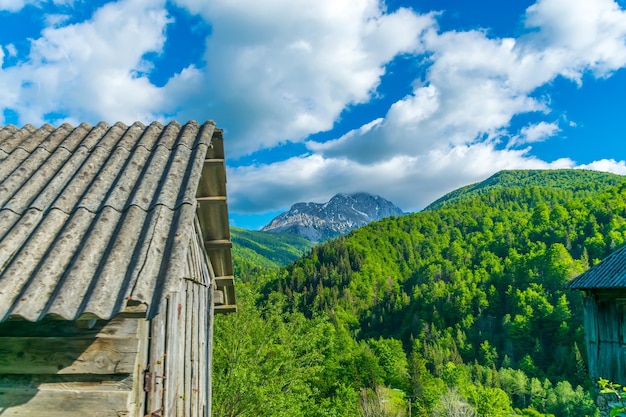 Het schilderachtige Komovi-gebergte ligt in het oosten van Montenegro