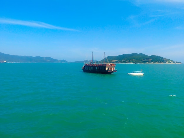 Het schip drijft in februari in de wateren van de Zuid-Chinese Zee