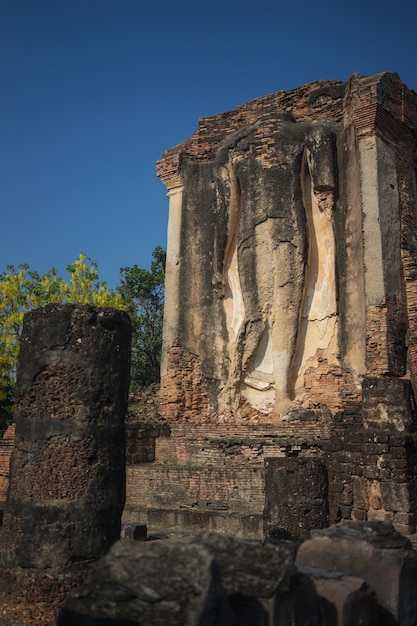 Het Standbeeld van Boedha zonder hoofd in Sukhothai, Thailand