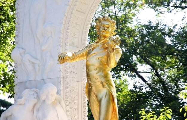 Het standbeeld van Johann Strauss in Wenen Oostenrijk