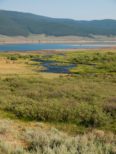 Het Taylor Park Reservoir is een watermassa gecreëerd door de Taylor Park Dam, die de Taylor River in Colorado, Verenigde Staten, afdamt.