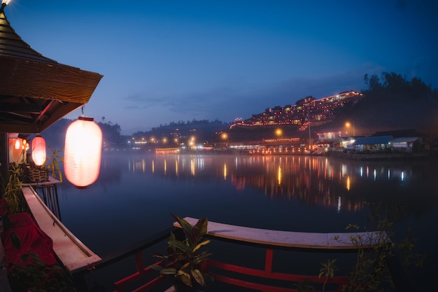 Foto het thaise dorp baan rak thai