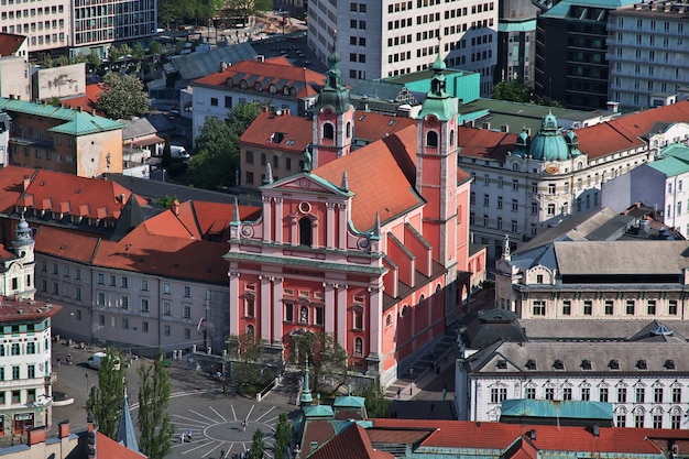 Het uitzicht op het centrum van Ljubljana in Slovenië