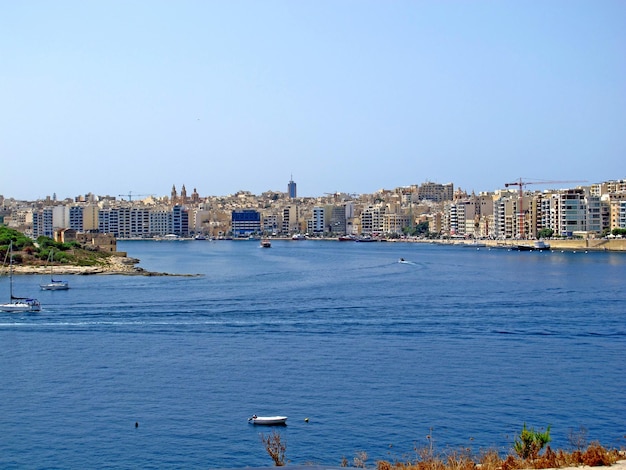 Het uitzicht op nieuwe huizen van Sliema Malta