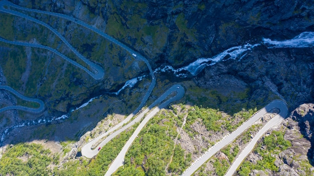 Het uitzicht vanaf de hoogte van de trollstigen, norwa