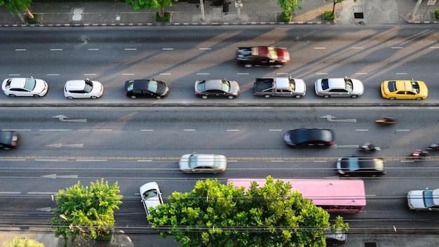 het verkeer op de weg in Bangkok