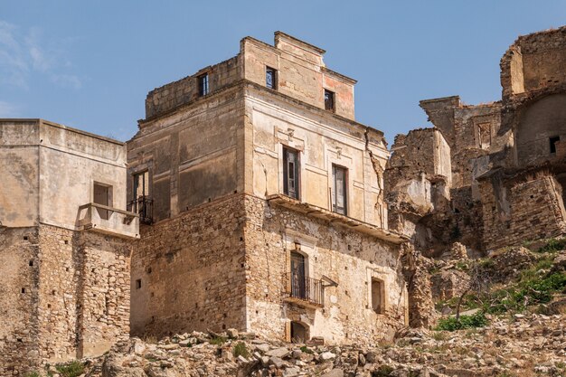 Het verlaten dorp Craco in Basilicata, Italië