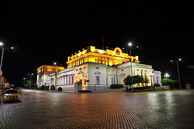 Het vintage huis 's nachts in Sofia van Bulgarije