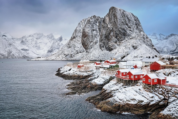 Het vissersdorp Hamnoy op de Lofoten-eilanden Noorwegen