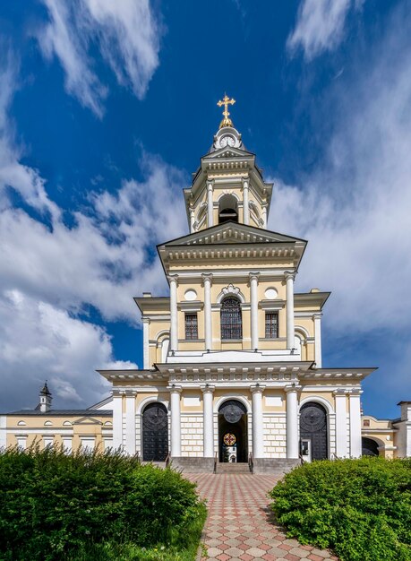 Het wereldberoemde Vysotsky-mannenklooster in Serpukhov, Rusland