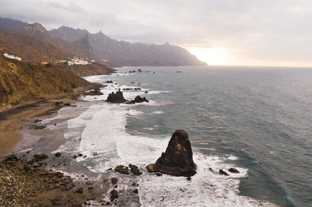 Het zandstrand van Benijo op het eiland TenerifeDe Canarische Eilanden Spanje