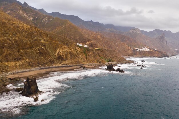 Het zandstrand van Benijo op het eiland TenerifeDe Canarische Eilanden Spanje