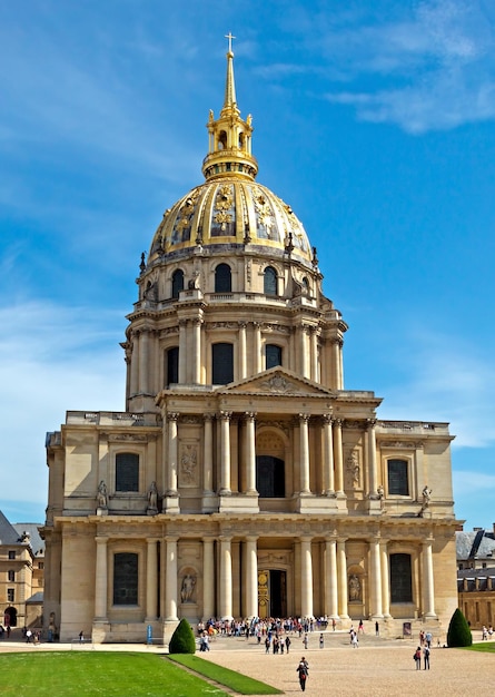 Het ziekenhuis van Parijs Les Invalides en kapelkoepel
