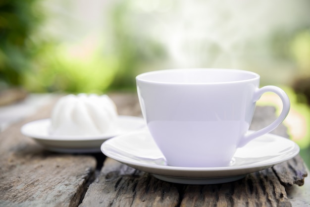 Hete gestoomde knoedel, Chinese broodjes, varkensvleesbroodje met koffiekop