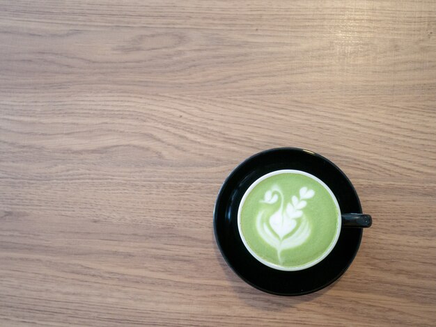 Hete groene thee latte