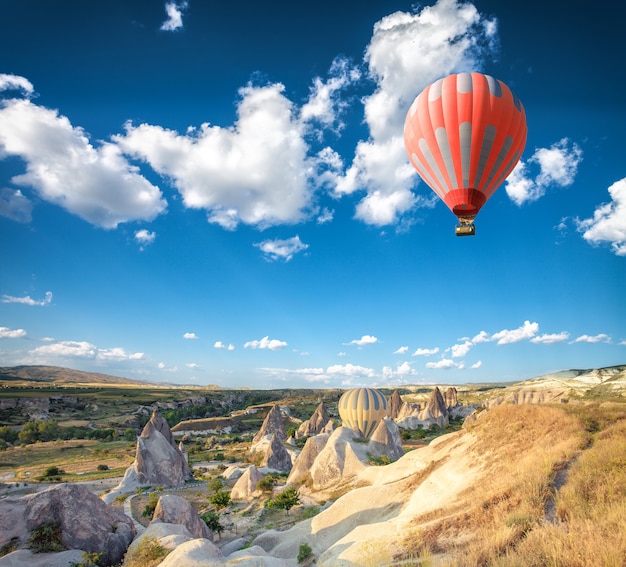 Heteluchtballon boven Cappadocië