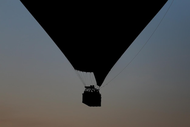 Heteluchtballon boven de stad Göreme