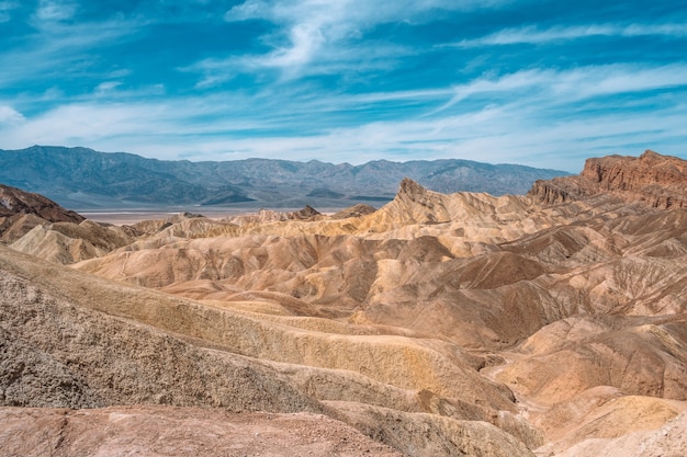 Heuvels en ongewone bergen in Zabriskie Point Death Valley National Park Natuurlandschap in de VS