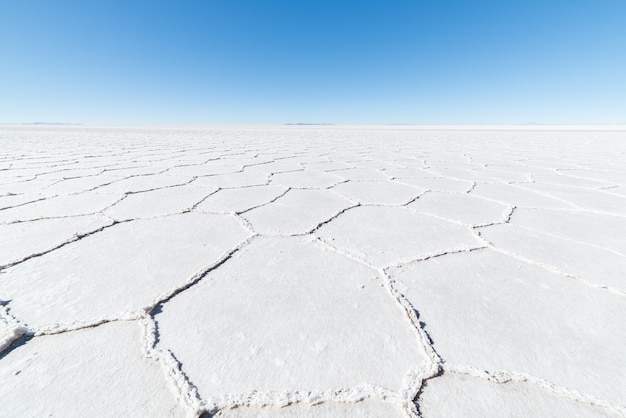 볼리비아 Uyuni 소금 평지에 6 각형 모양