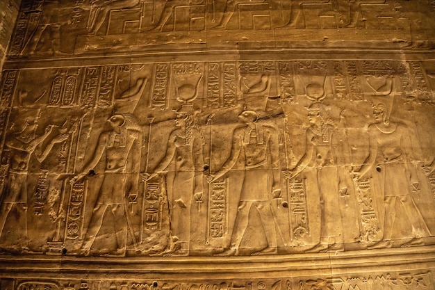 Hiëroglyfische gangen van de tempel van Edfu in de stad Edfu, Egypte