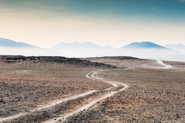 볼리비아 Altiplano 고원의 고지대 사막 풍경