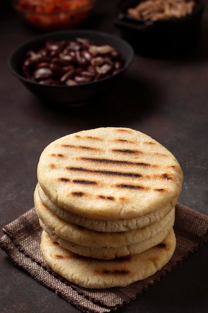 Photo high angle arepas arrangement