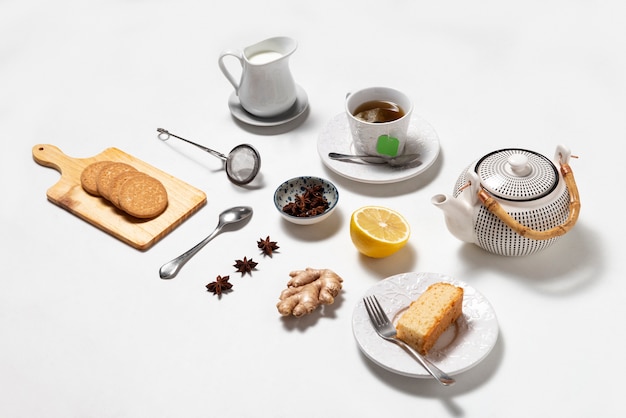 写真 ハイアングルの美味しいお茶のアレンジメント